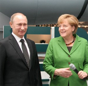 Bundeskanzlerin Angela Merkel setzte ihren Messerundgang mit Wladimir Putin trotz Störaktion fort.